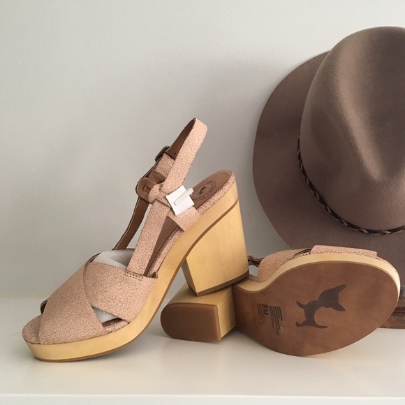 Anthropologie Shoes - Anthropologie Summer Boho Block Heel Clog Sandal